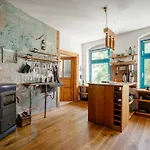 The Upholstery Tinyhouse Deluxe Eco Kreativ Citynah