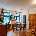 The Upholstery Tinyhouse Deluxe Eco Kreativ Citynah Daire Chemnitz
