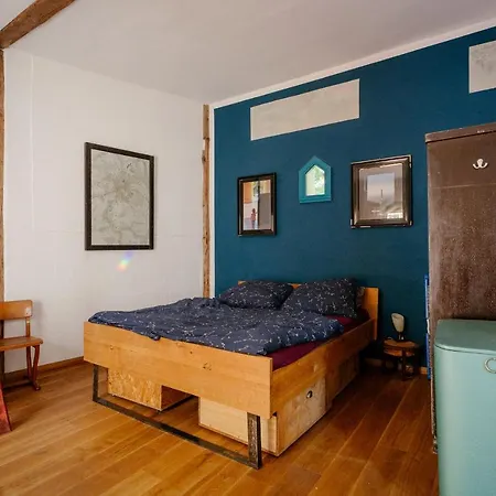 The Upholstery Tinyhouse Deluxe Eco Kreativ Citynah Apartment Chemnitz