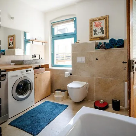 The Upholstery Tinyhouse Deluxe Eco Kreativ Citynah * Chemnitz