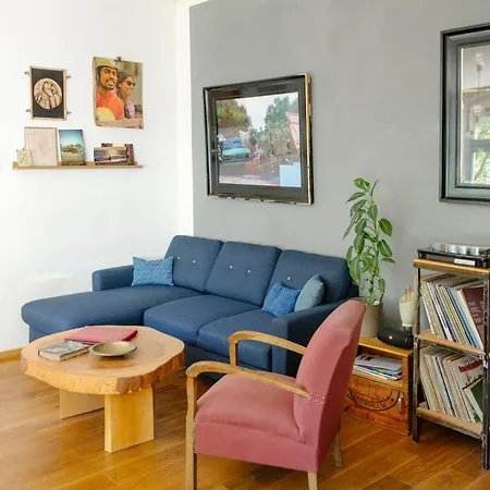 The Upholstery Tinyhouse Deluxe Eco Kreativ Citynah