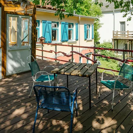 The Upholstery Tinyhouse Deluxe Eco Kreativ Citynah Apartment *