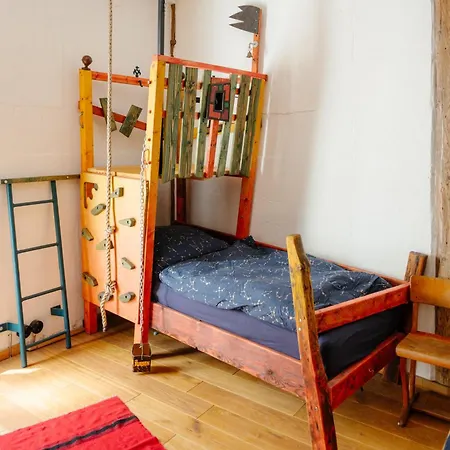 The Upholstery Tinyhouse Deluxe Eco Kreativ Citynah *