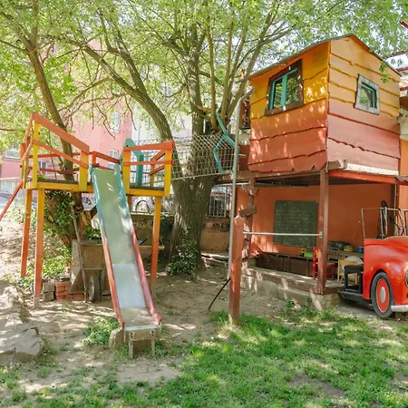 The Upholstery Tinyhouse Deluxe Eco Kreativ Citynah *