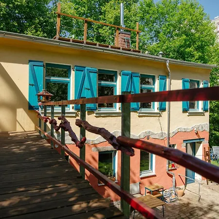 The Upholstery Tinyhouse Deluxe Eco Kreativ Citynah Apartment *