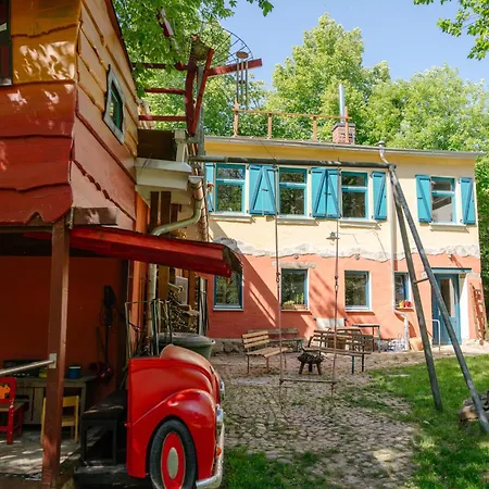The Upholstery Tinyhouse Deluxe Eco Kreativ Citynah Apartment