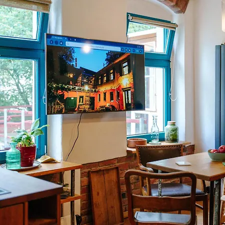 The Upholstery Tinyhouse Deluxe Eco Kreativ Citynah Lejlighed