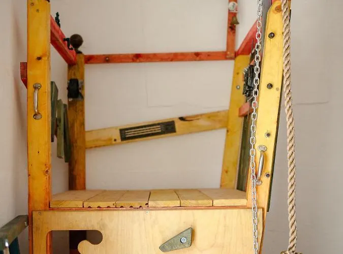 The Upholstery Tinyhouse Deluxe Eco Kreativ Citynah *