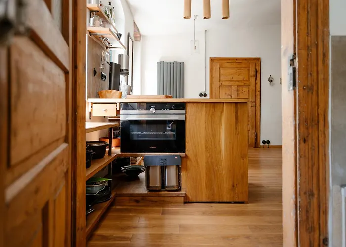 The Upholstery Tinyhouse Deluxe Eco Kreativ Citynah Apartment