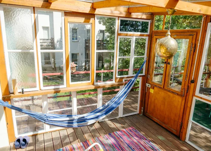 The Upholstery Tinyhouse Deluxe Eco Kreativ Citynah Apartment *