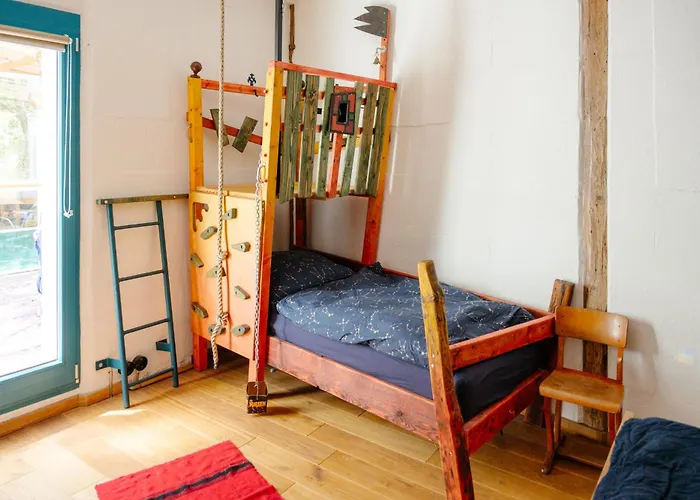 The Upholstery Tinyhouse Deluxe Eco Kreativ Citynah *