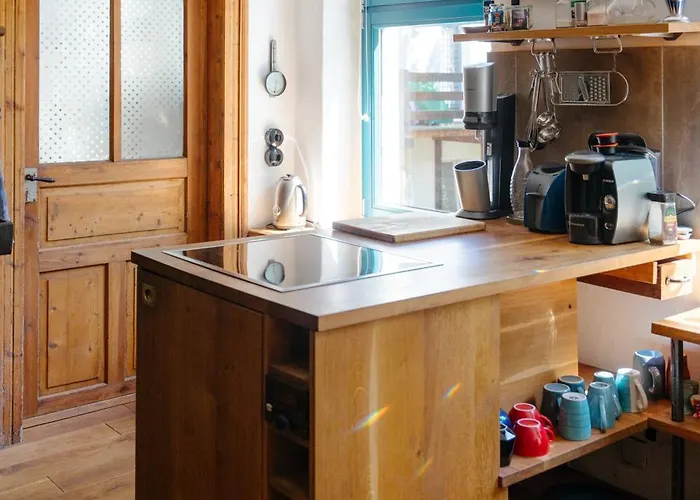 The Upholstery Tinyhouse Deluxe Eco Kreativ Citynah Apartment
